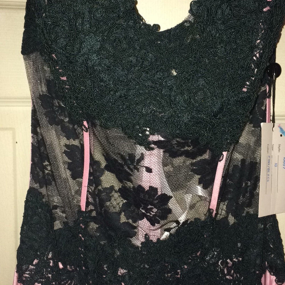 Jovani NEW pink gown with train and scarf size 10 - Picture 3 of 8